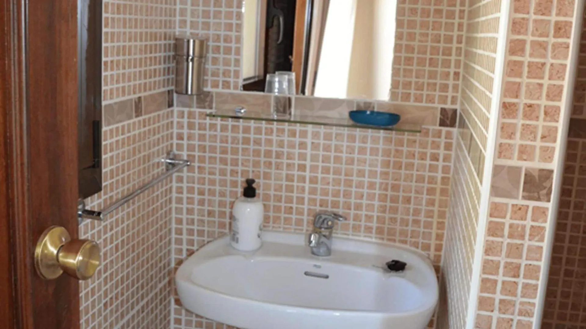 Spacious Holiday Home With Pool Algamitas