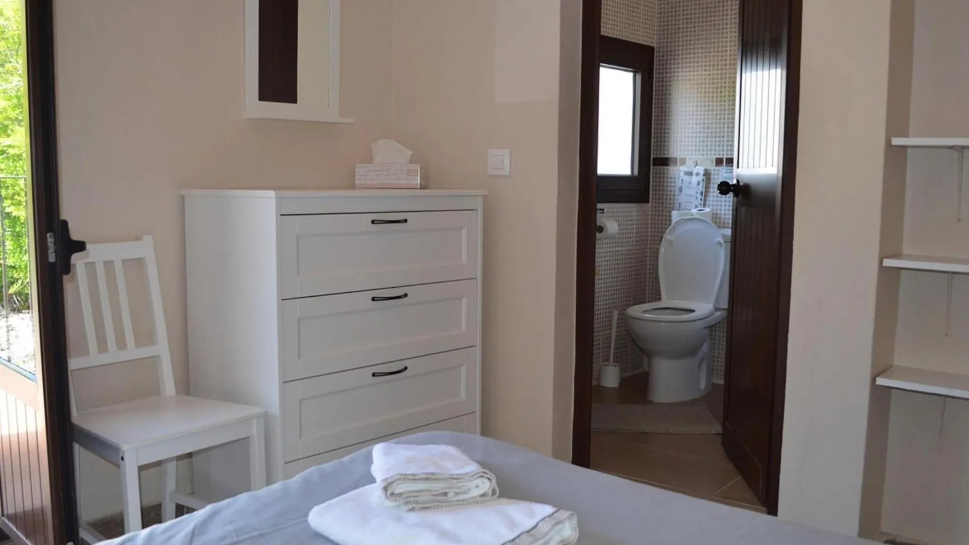 Spacious Holiday Home With Pool Algamitas