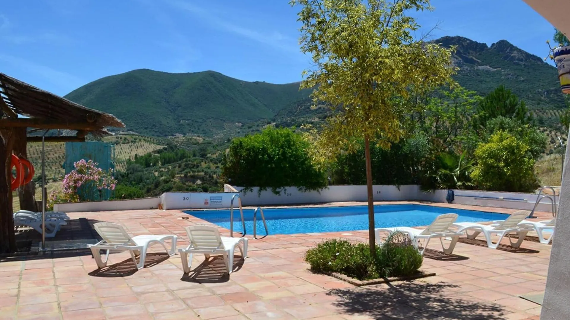 Spacious Holiday Home With Pool Algámitas